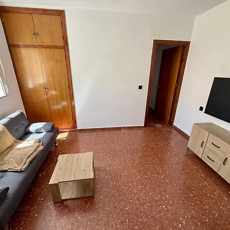 Bright & Spacious In Centre Apartman