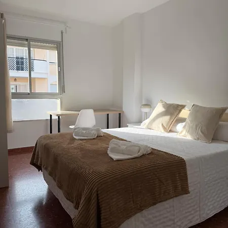 Lägenhet Bright & Spacious In Centre Nerja
