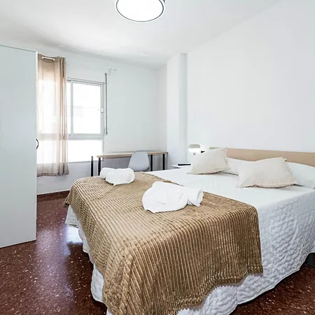 Bright & Spacious In Centre Apartamento Nerja