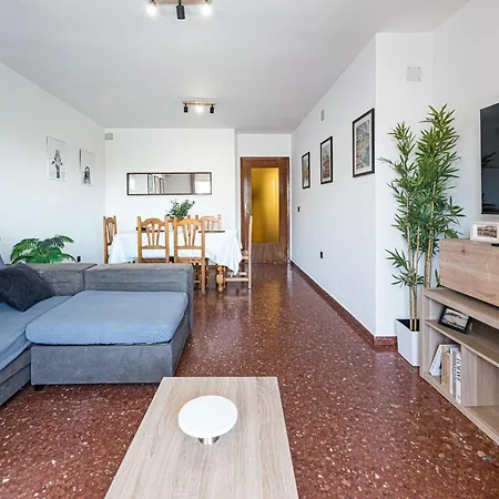 Bright & Spacious In Centre * Nerja